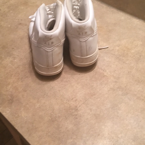 washing white nikes